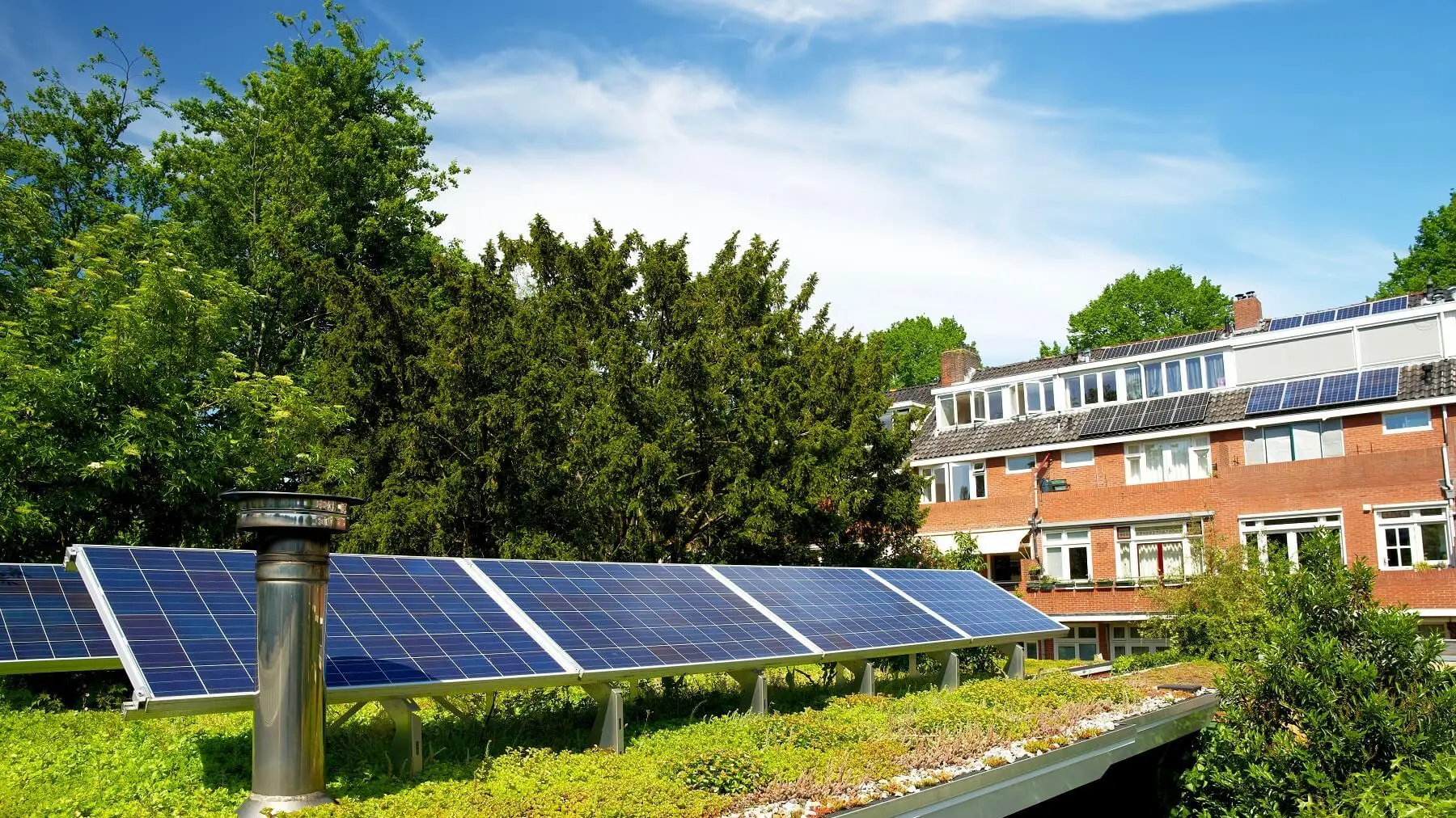 Gruendach Mit Solaranlage