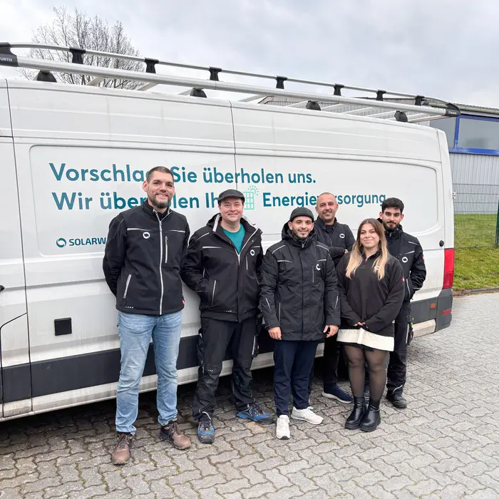 Photovoltaik in Frankfurt: Team Solarwatt vor Ort