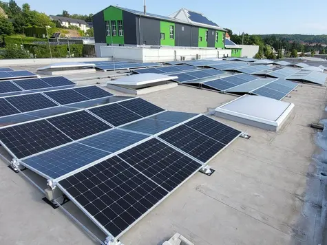 Referentiebeeld van de zonne-installatie bij Elbatronic