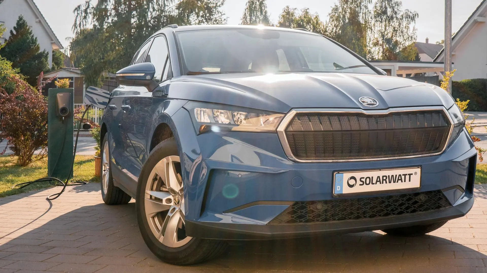 E-Auto wird mit dem SOLARWATT Charger vision geladen